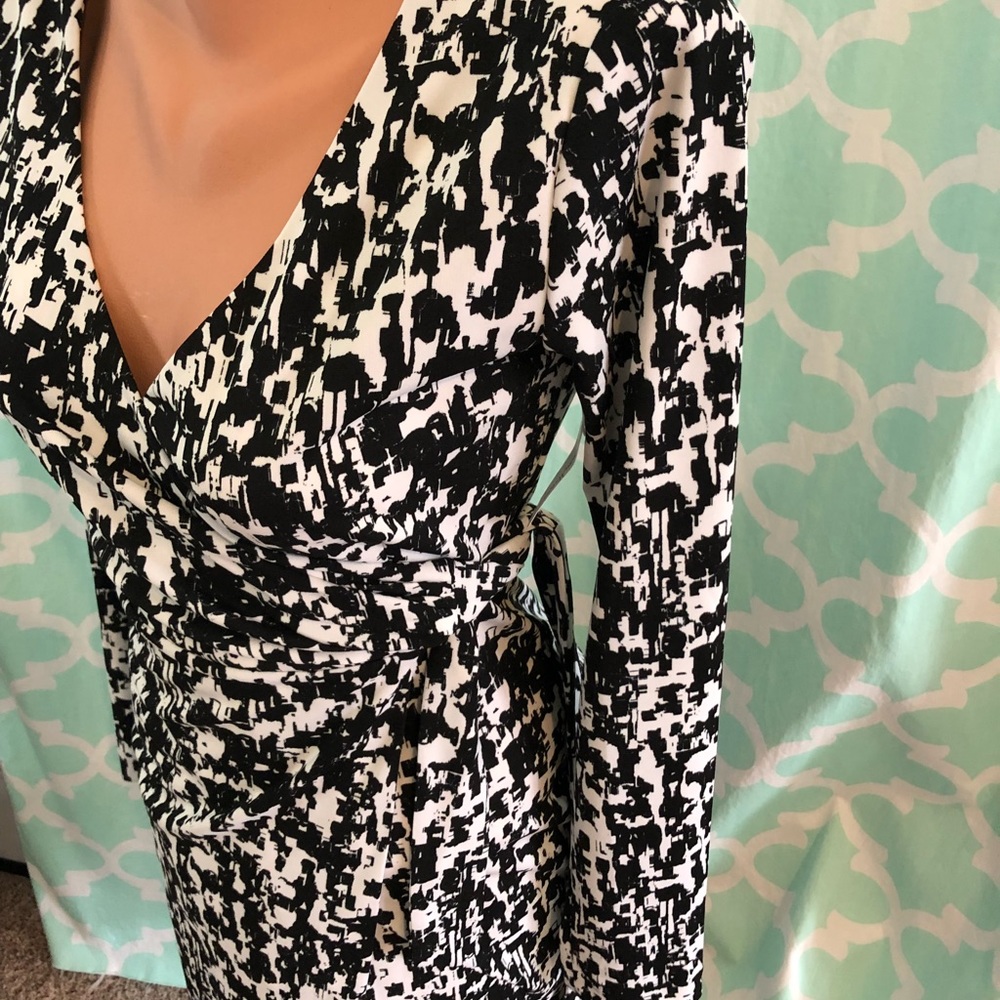 Susana Monaco wrap dress black and white print can